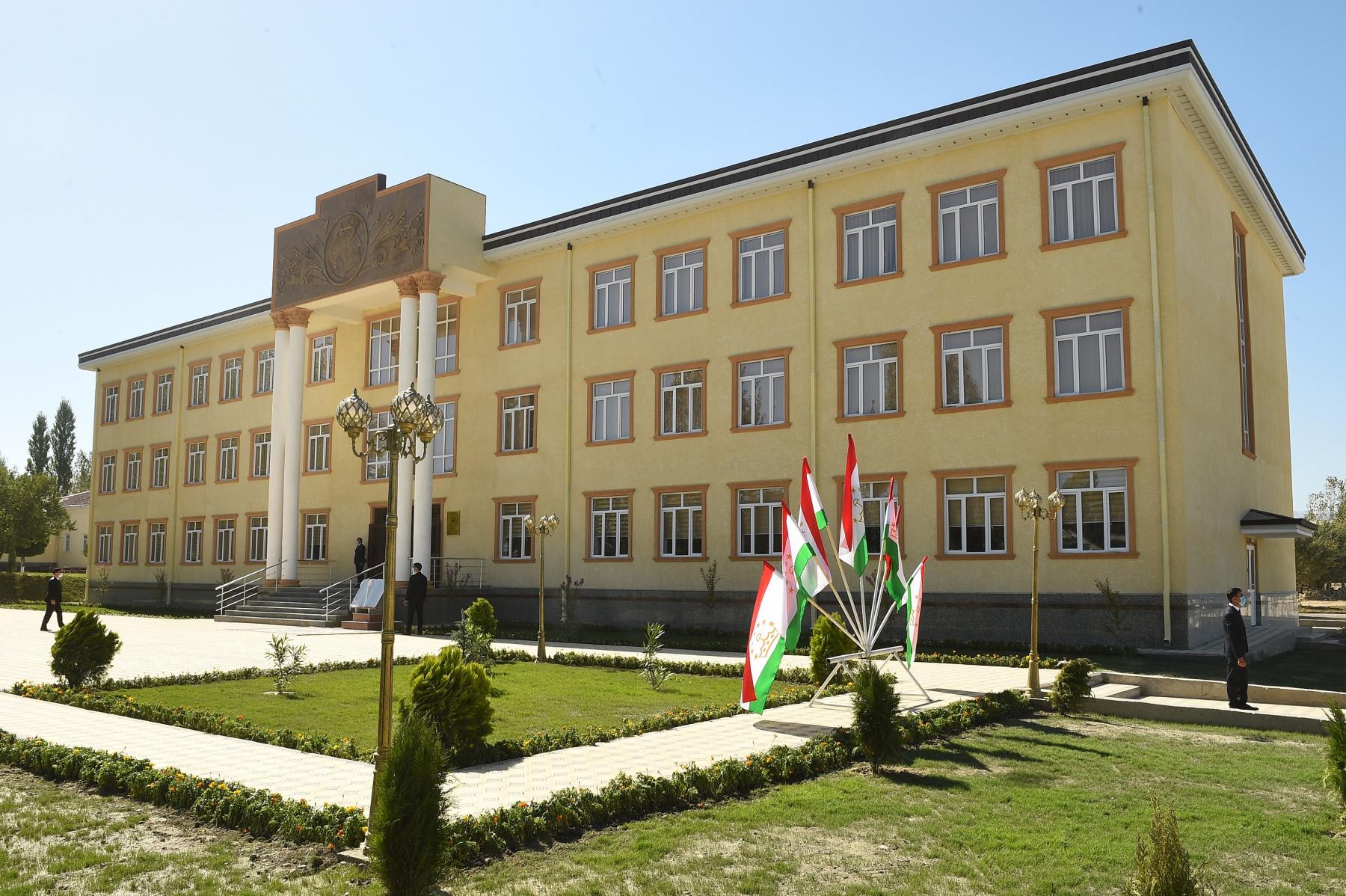  ИФТИТОҲИ МУАССИСАИ ТАҲСИЛОТИ МИЁНАИ УМУМИИ № 72 ДАР ШАҲРАКИ САРАЗМИ ШАҲРИ ПАНҶАКЕНТ