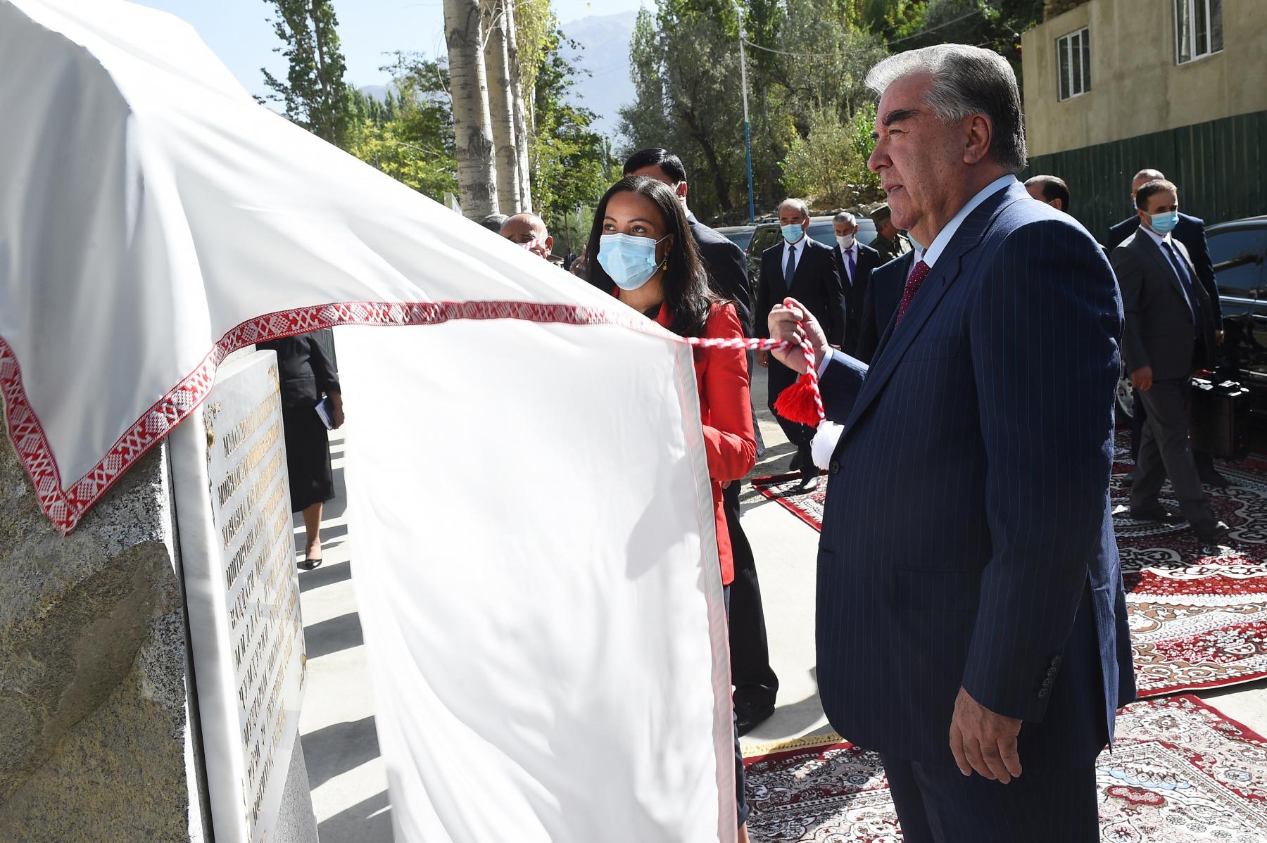 Ифтитоҳи мактаби рақами 5 дар шаҳри Хоруғ