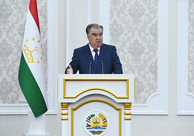 Cуханронӣ дар маросими ифтитоҳи гимназияи №4 барои хонандагони болаёқат дар ноҳияи Фирдавсии шаҳри Душанбе дар Рӯзи дониш