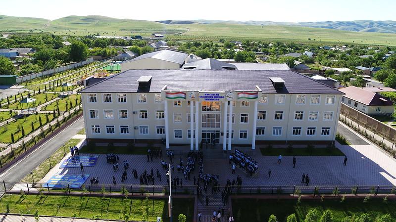 Хонандагону омӯзгорони деҳаи Ғиҷоваки деҳоти Пушинги ноҳияи Данғара 1 сентябрро дар мактаби замонавӣ таҷлил намуданд