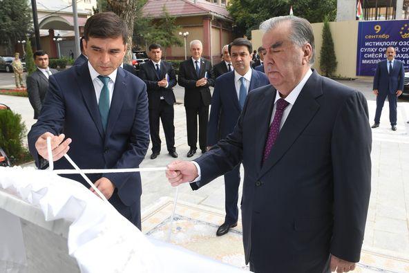 Ифтитоҳи бинои Муассисаи таҳсилоти миёнаи умумии №53 дар ноҳияи Исмоили Сомонии шаҳри Душанбе