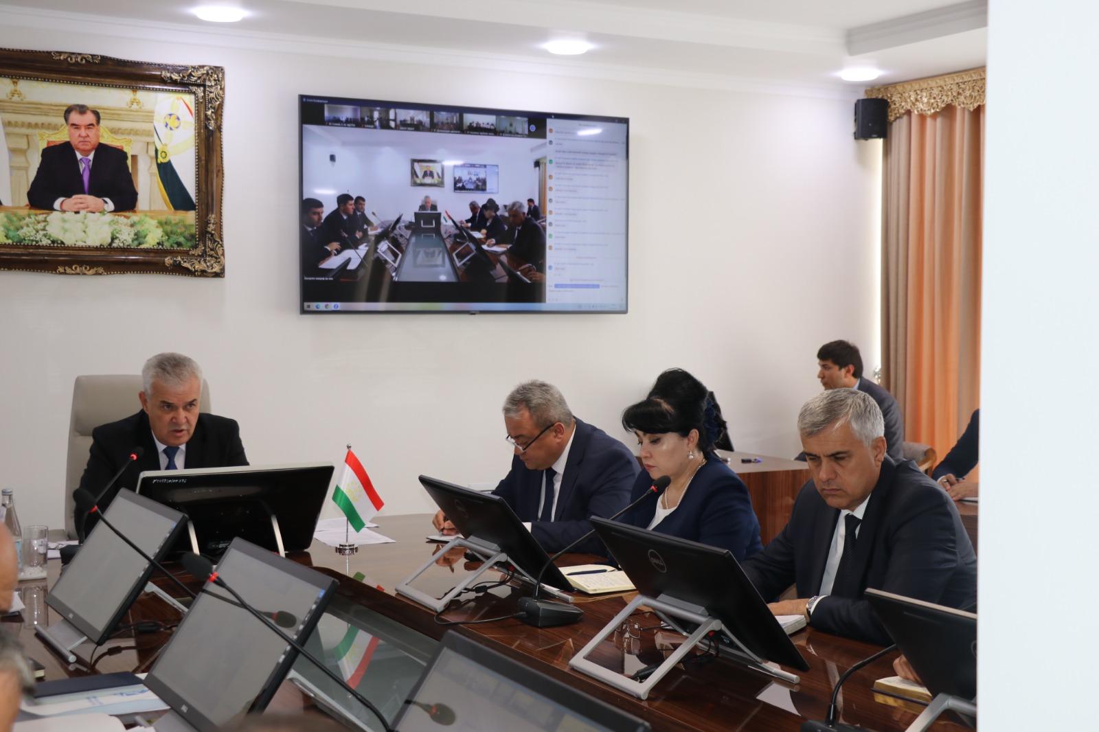 ИҶРОИ ДАСТУРУ СУПОРИШҲОЕ, КИ АСОСГУЗОРИ СУЛҲУ ВАҲДАТИ МИЛЛӢ – ПЕШВОИ МИЛЛАТ, ПРЕЗИДЕНТИ ҶУМҲУРИИ ТОҶИКИСТОН, МУҲТАРАМ ЭМОМАЛӢ РАҲМОН ЗИМНИ СУХАНРОНИИ ХУД ДАР РӮЗИ ДОНИШ ВА ДАРСИ СУЛҲ ДАР ДОНИШГОҲИ ТИББИИ ХАТЛОН ДАР НОҲИЯИ ДАНҒАРА ИРОА ДОШТАНД